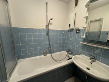Bad Gut geschnittene 2-Zimmer-Eigentumswohnung, Balkon und Fahrstuhl in gepflegter Wohnanlage in Wald.