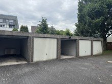 Einzelgaragen Attraktive 2-Zimmer-Eigentumswohnung mit Balkon, Aufzug und Einzelgarage