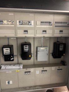 Elektrik Attraktives Dreifamilienhaus mit gro�em Grundst�ck + 2 Garagen in bester Lage der Solinger S�dstadt.
