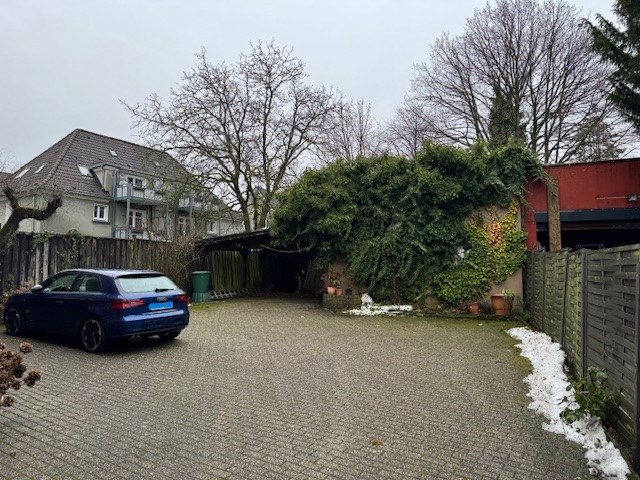 Hof Mehrfamilienhaus Solingen