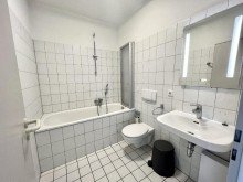 Bad 1.OG B�rogeb�ude mit Halle und Wohnung in bester Lage im Gewerbegebiet Solingen-Aufderh�he, An den Eichen