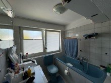 Bad DG Gelegenheit! Beste Lage Solingen-Gr�frath, 1-2 Familienhaus mit gro�em Garten und Garage.