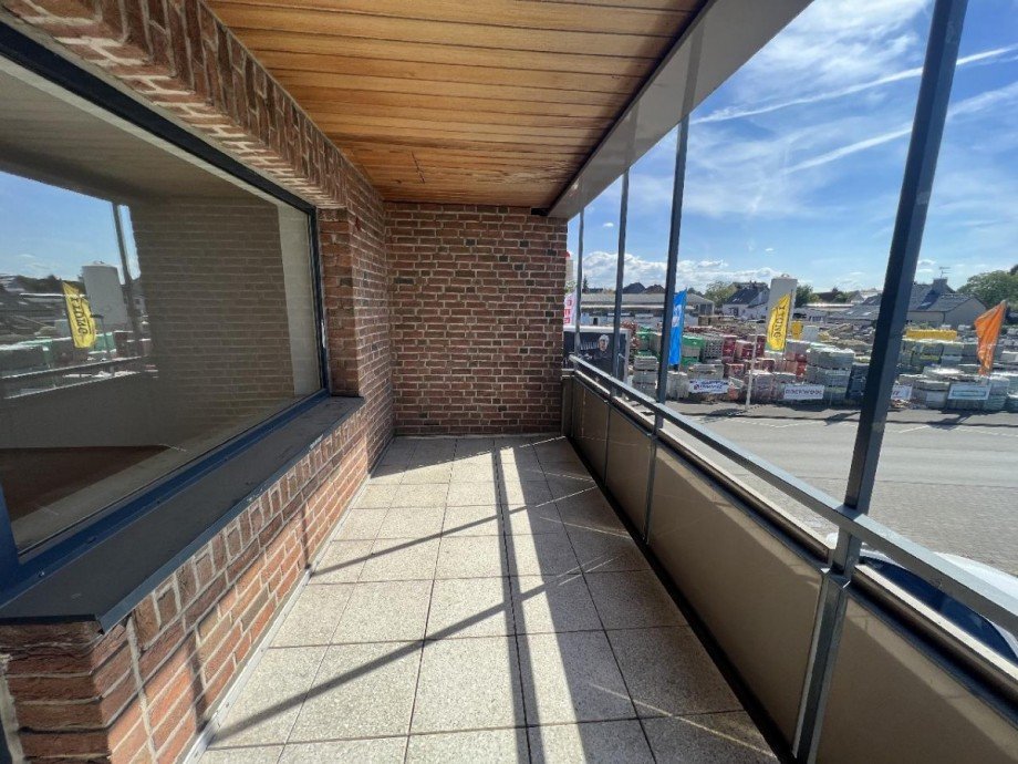 Balkon B�ro 1.OG Halle Solingen