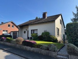 Hauptbild Freistehendes Einfamilienhaus mit Garage in bevorzugter, ruhiger Wohnlage.