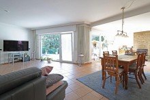 Wohnraum Stilvolles Landhausanwesen in unverbaubarer Bestlage mit Weitblick
 in 42659 Solingen