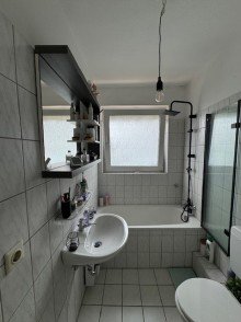 Bad EG Gepflegtes Wohnhaus mit 3 Einheiten in sch�ner Lage Solingen-Katternberg