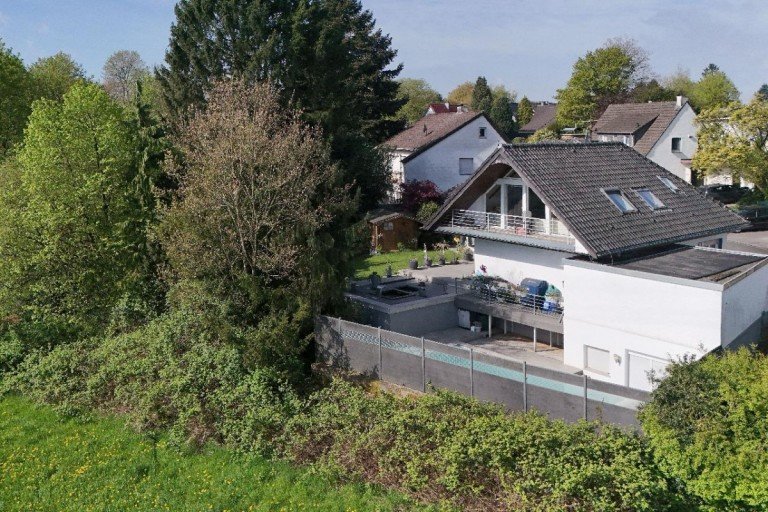 Ansicht Solingen - S�dstadt Einfamilienhaus Stilvolles Landhausanwesen in unverbaubarer Bestlage mit Weitblick in 42659 Solingen